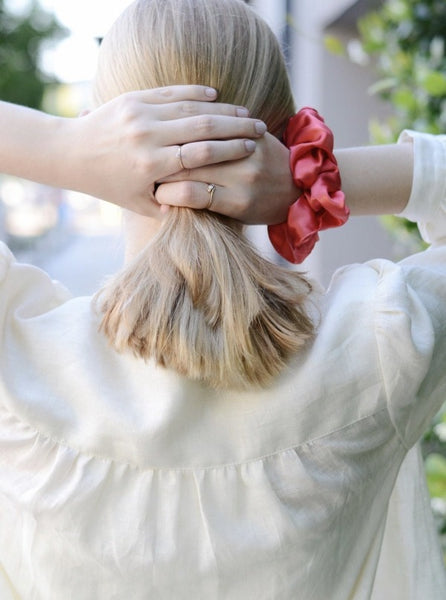 Margot Blouse, sand, with Silk Scrunchie in Hibiscus